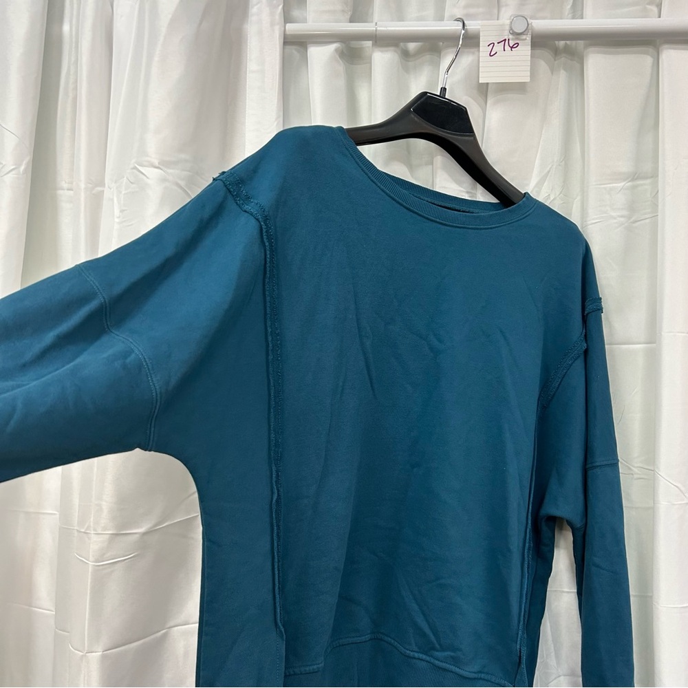 Teal sweat shirt. - Picture 2 of 7